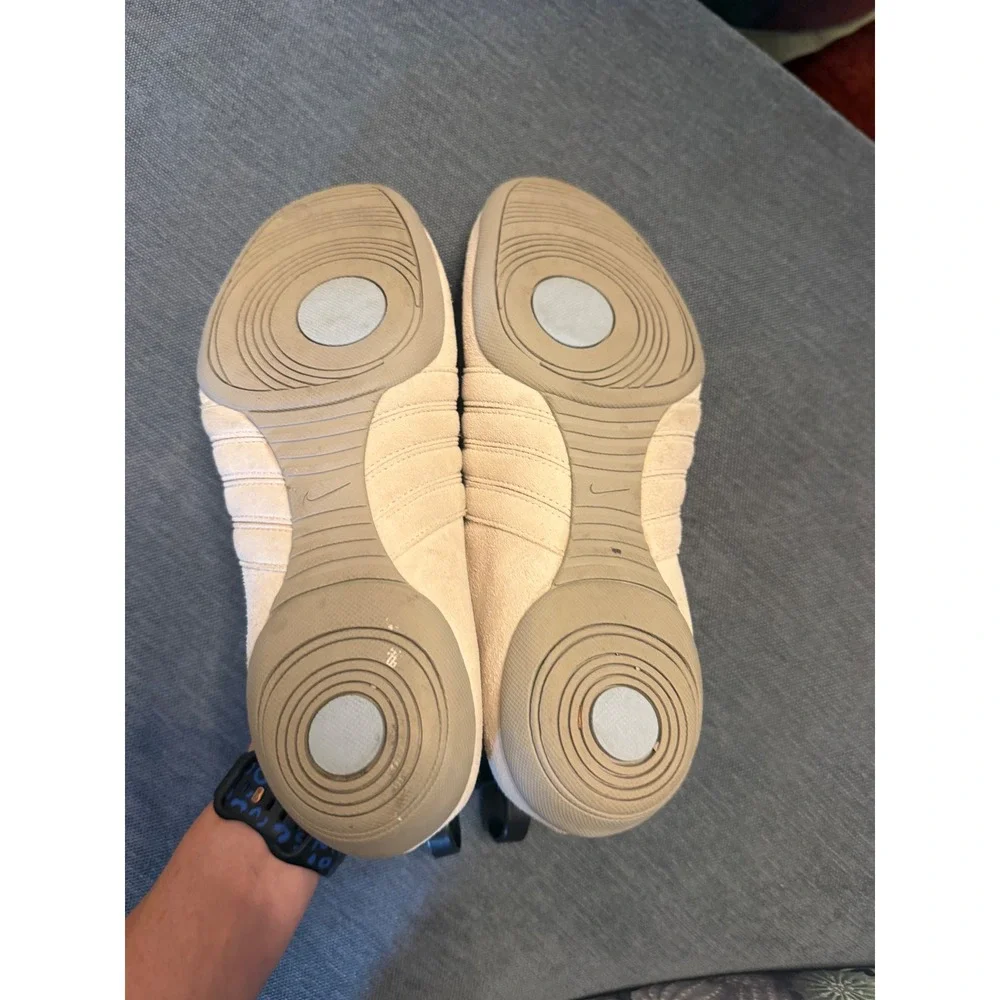Nike Musique IV Dance Sneakers Beige Suede Women's Size 8 316848-231